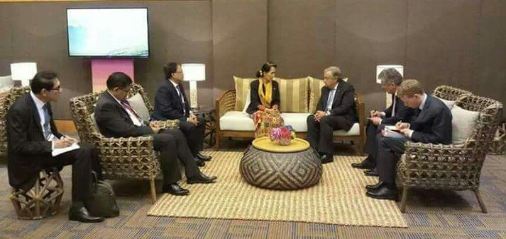 UN secretaryGeneral,Guterres listens well Myanmar's Suu Kyi explaination of illegal sneaker Bengilis.Showing his regret for believing untrue