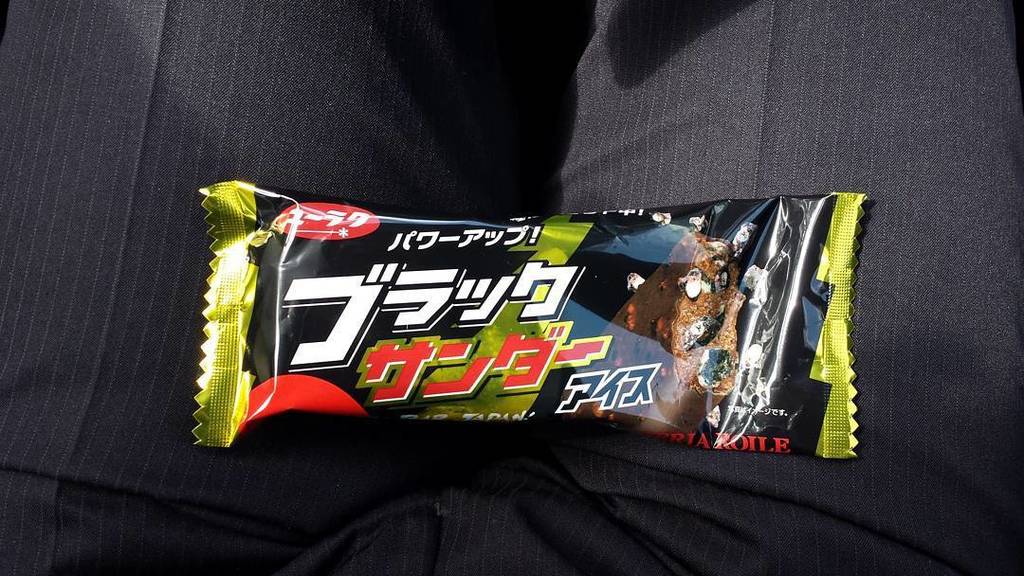 take4_it's tweet photo. 辛いものの後は甘いもので中和しないとね✋

Take a break with sweeties after spacy dishes😋

#ブラックサンダーアイス
#おやつ
#アイス

#ラーメン #カップラーメン #ゴルフ … https://t.co/FXB0aOx9i7 https://t.co/PVsFGEFuPL