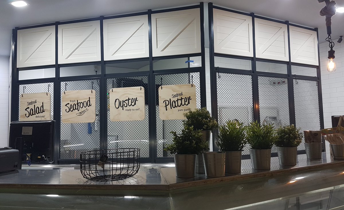 KathyDIO's tweet photo. Almost there!
#sneakpeak
#westfield
#retaildesign
#freshfishmarket https://t.co/bj4F3RN86h
