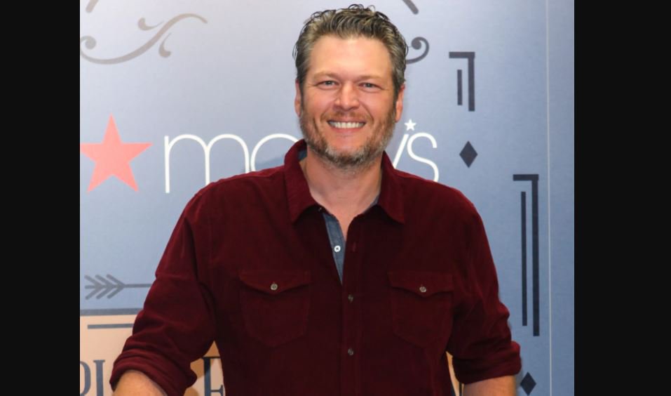 KHOU's tweet photo. Blake Shelton named 'People's Sexiest Man Alive' https://t.co/aSBpygvNtE https://t.co/m42rREhFRL
