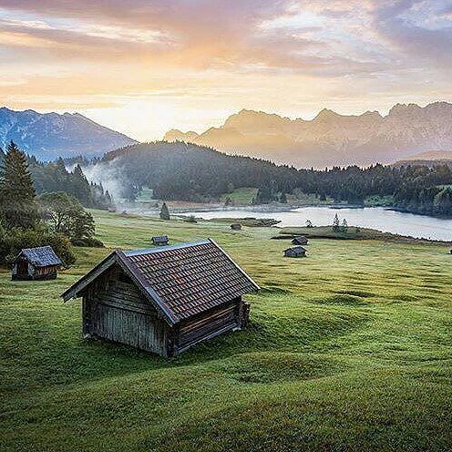 AlpsMyLove's tweet photo. 🍁 A week-end in Austria ?
📍 Austria
🙏  Photo by @mrgb_images
💖 #viatormundi
👑  You might also like : viatormundi.i… https://t.co/Hsg5QqG6MV https://t.co/BnMRnNPBQl