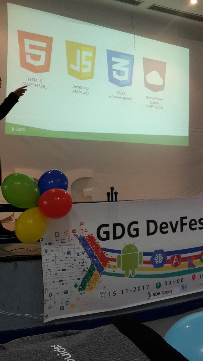 houda_rouaissi's tweet photo. Thank you @ouijden for you interesting session about #AMP at #gdgdevfest2017 #gdgdevfestbizerte #womentechmakers https://t.co/muMYBI6Pa5