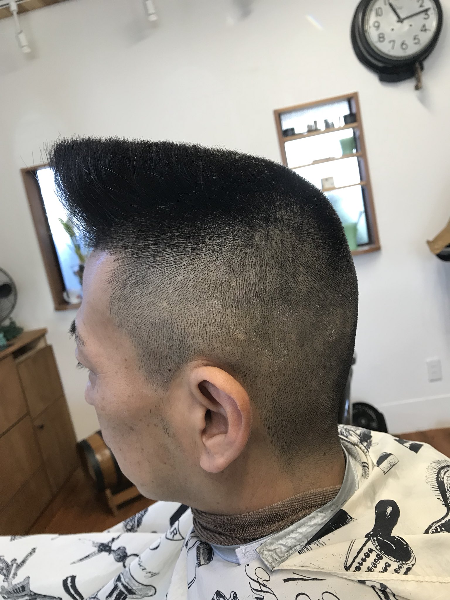 ヘアーサロン オオヌキ Auf Twitter 本日もありがとうございます サイコ ロカビリーリーゼントのシルエットに似てるから好きなスタイルの1つです バシッとカットさせてもらいました 親子でいつもありがとう サイコ サイコビリー バーバースタイル ヘアーサロン オオヌキ Auf Twitter 本日もありがとうございます サイコ ロカビリーリーゼントのシルエットに似てるから好きなスタイルの1つです バシッとカットさせてもらいました 親子でいつもありがとう サイコ サイコビリー バーバースタイル