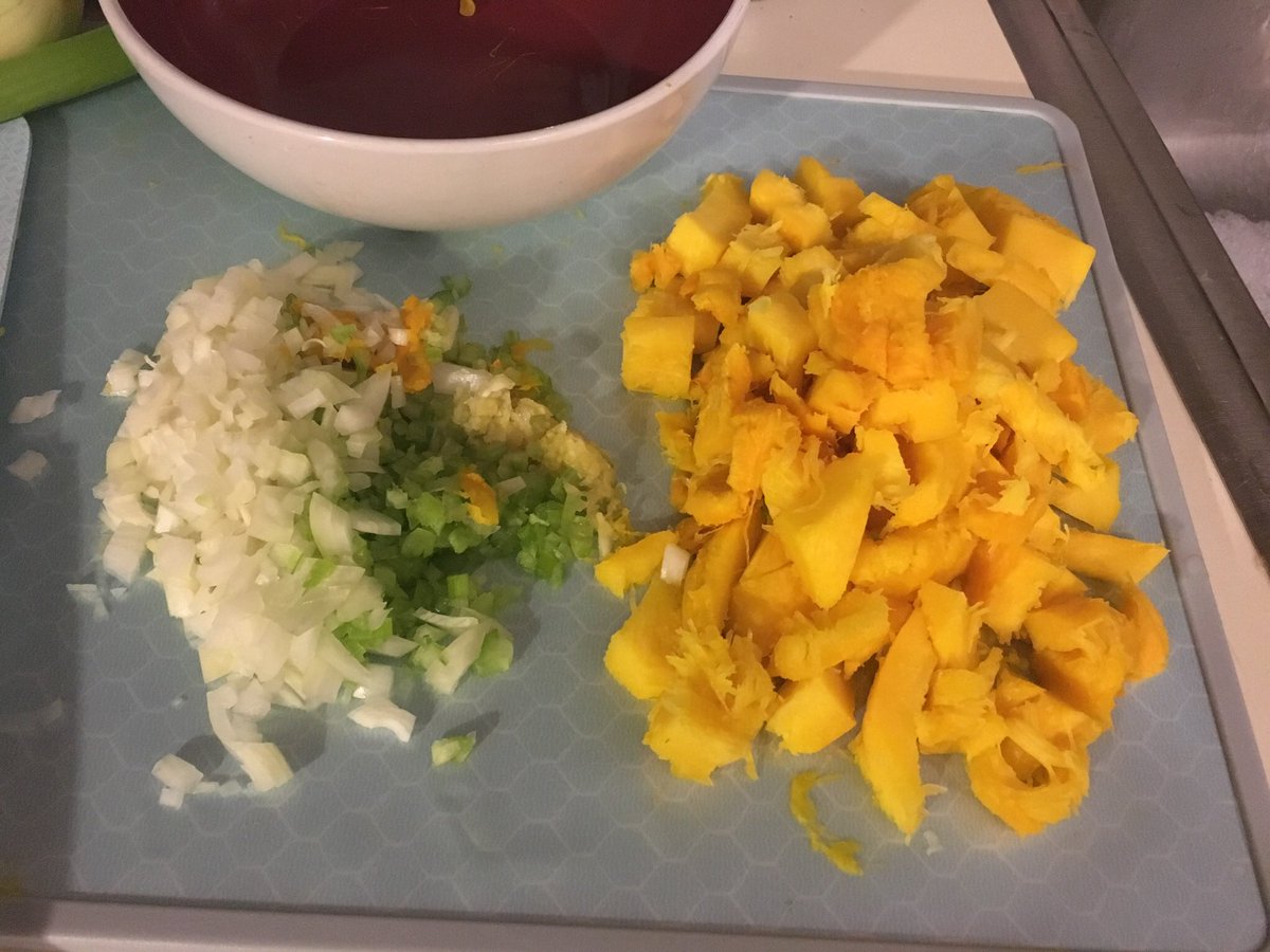 Jgrey_saves's tweet photo. Today’s food experiment:  Lebanese Pumpkin Soup! #CulinaryExperiments  #pumpkinsoup   #whoNeedsSleeo Here we go! https://t.co/Q4FeTqIjhN