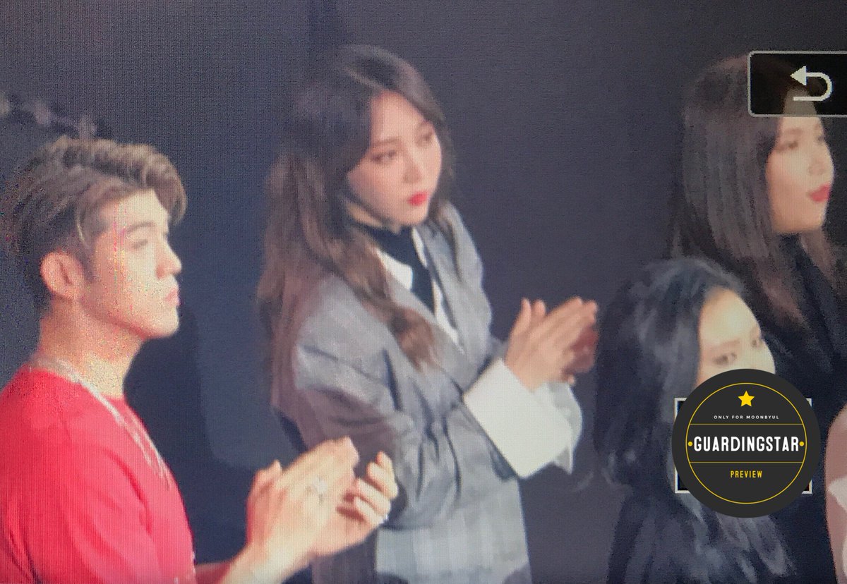 Guarding_Star's tweet photo. 171115 2017 Asia Artist Awards 문별 프리뷰

 #마마무 #문별 https://t.co/H6lYUi49jO