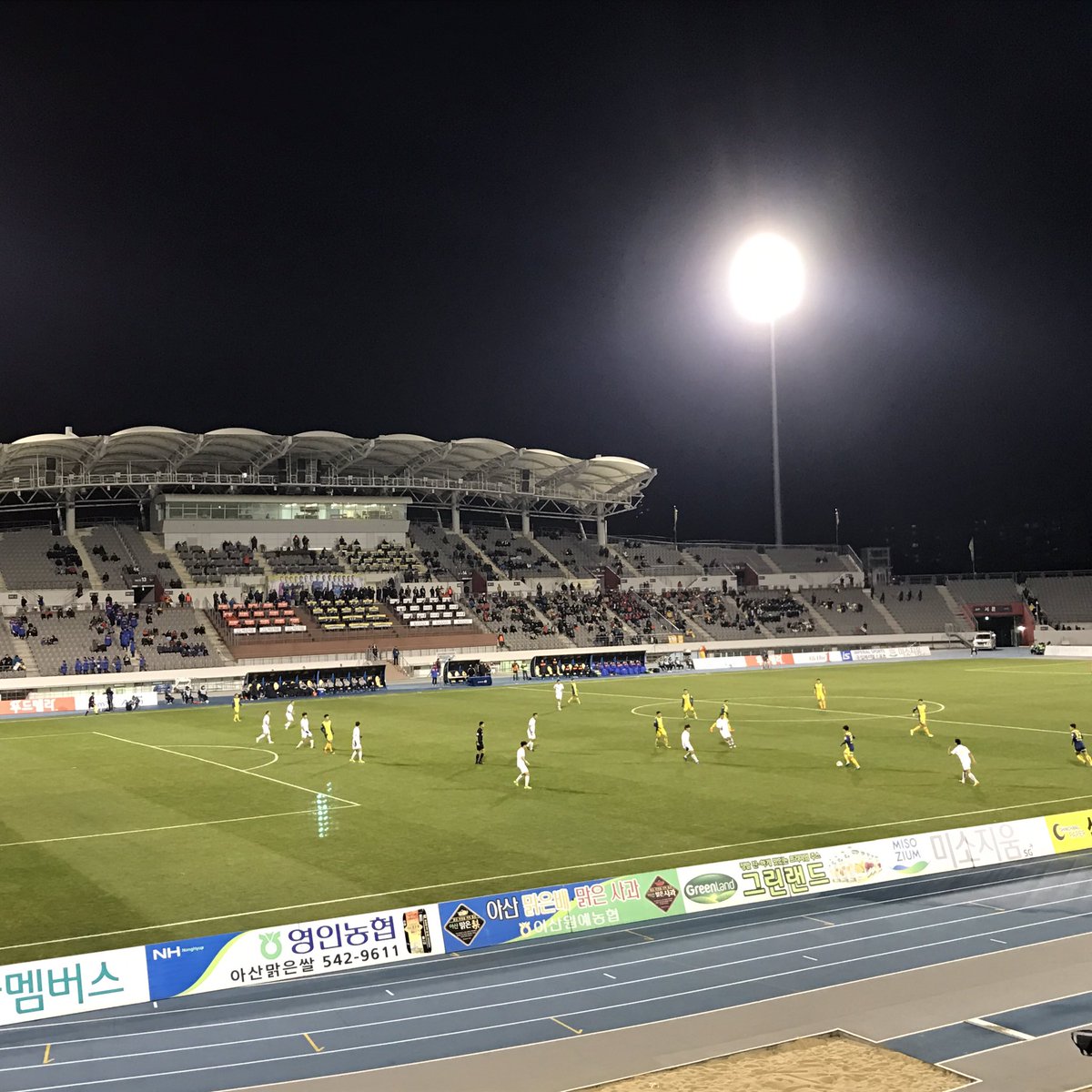 #성남시 성남FC vs 아산무궁화 준 플레이오프전이 아산이순신경기장에서 열리고 있습니다!! 

꼭 승리해서 클래식으로 올라갑시다!! 
#성남FC 화이팅!!!!!