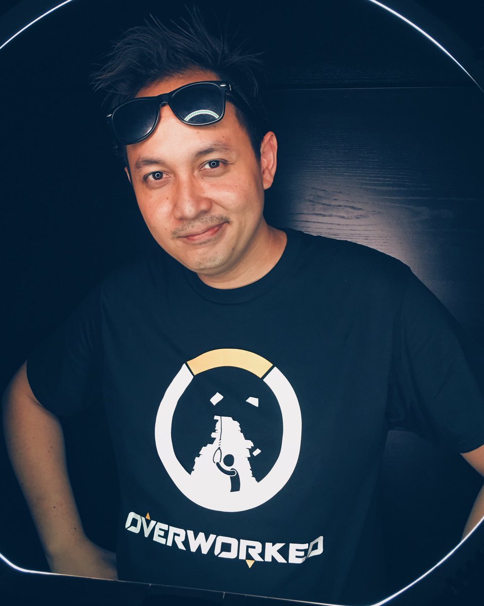 theartofmezame's tweet photo. Really love my new T-shirt by @xmashedgear! I got this and 3 more designs at @GameStartAsia 2017. Also, shoutout to Chloe the Cat who was so warm and friendly when I collected the merch! She loves my Nike! #overworked #overwatch #gamestartasia #xmashedgear https://t.co/guYPiEiiw4