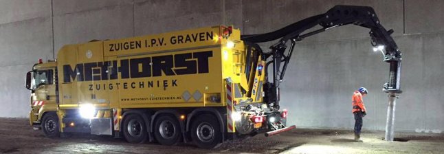 Misschien moeten mensen eens nadenken voor ze reclameslogans bedenken. "Methorst zuigtechniek - wij zuigen i.p.v graven." Really? #ordinairereclameslogans #waargaathetheenmetditland #algemeneonvrede