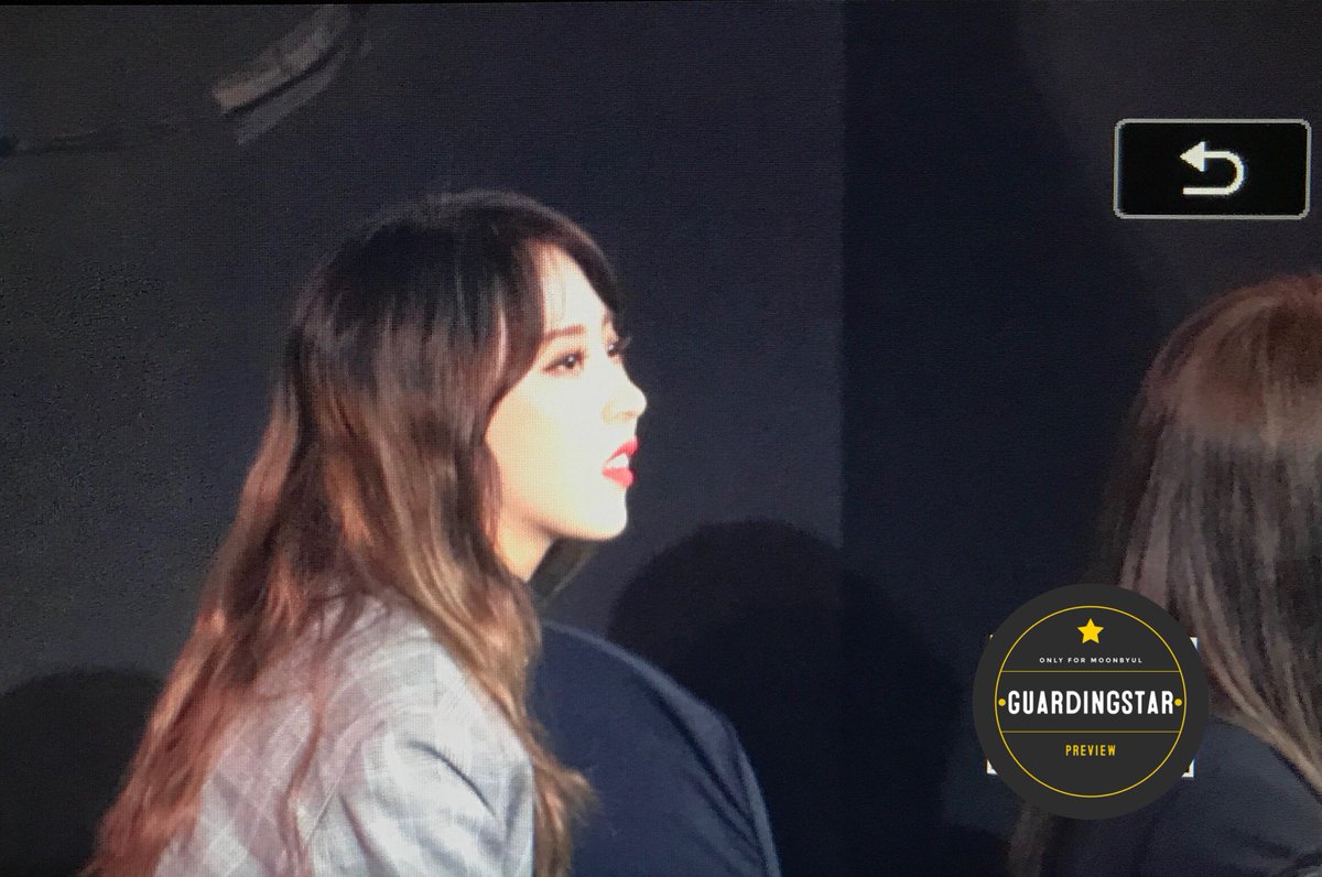 Guarding_Star's tweet photo. 171115 2017 Asia Artist Awards 문별 프리뷰

 #마마무 #문별 https://t.co/H6lYUi49jO