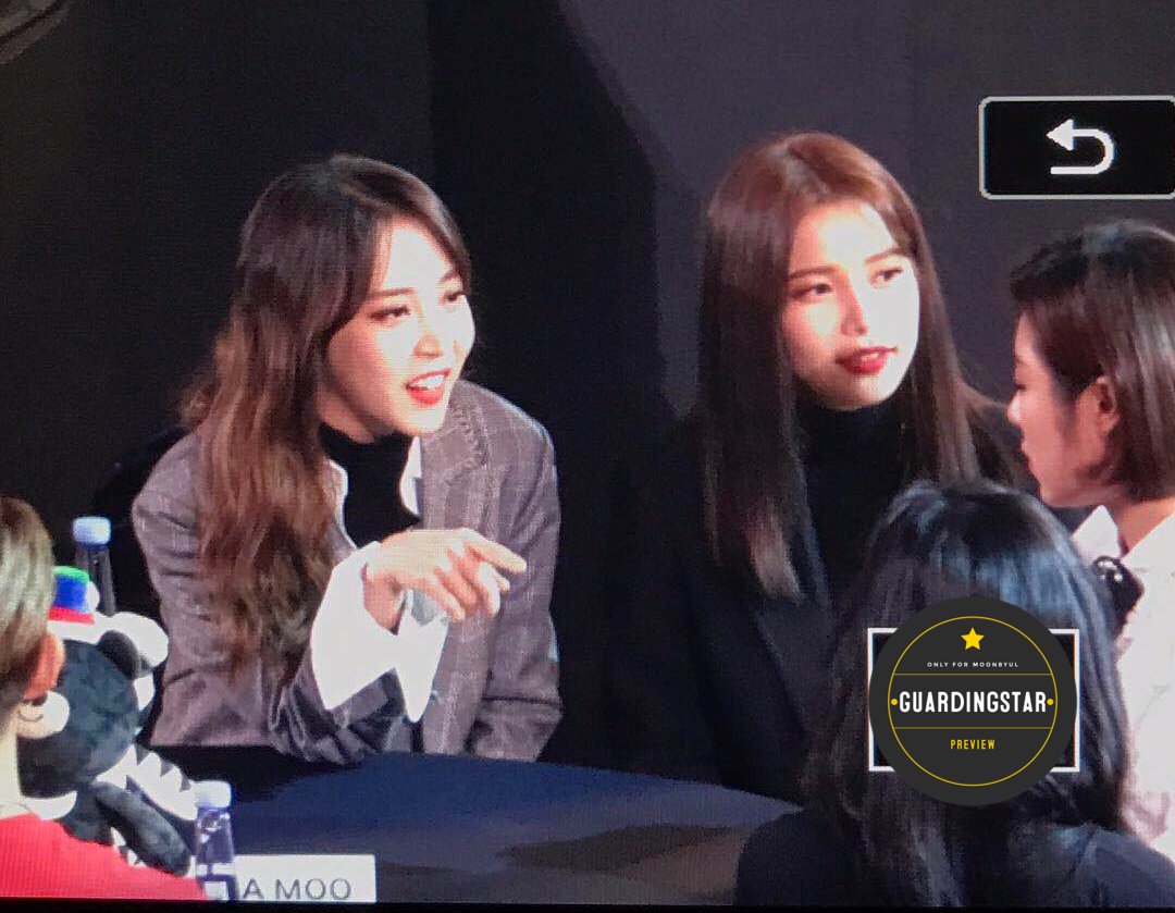 Guarding_Star's tweet photo. 171115 2017 Asia Artist Awards 문별 프리뷰

 #마마무 #문별 https://t.co/H6lYUi49jO