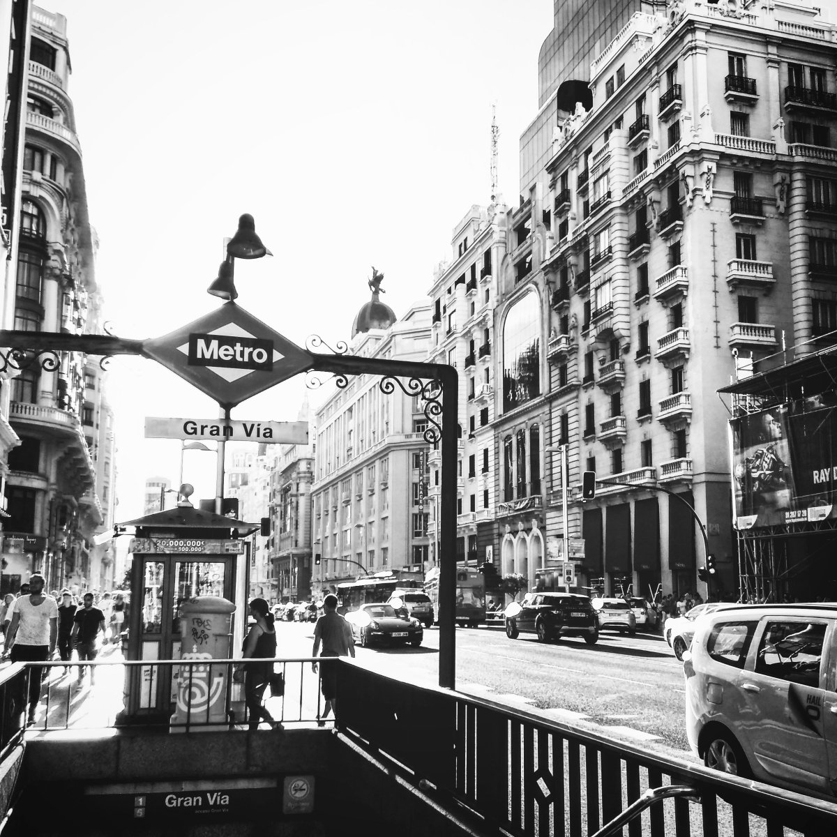 Granviademadrid's tweet photo. Buenos días #Madrid  comienza la segunda fase de la semana. #FelizMiercoles 😀   📷 Jokin Fernandez #Granvia https://t.co/5P3Z5Dzqe2