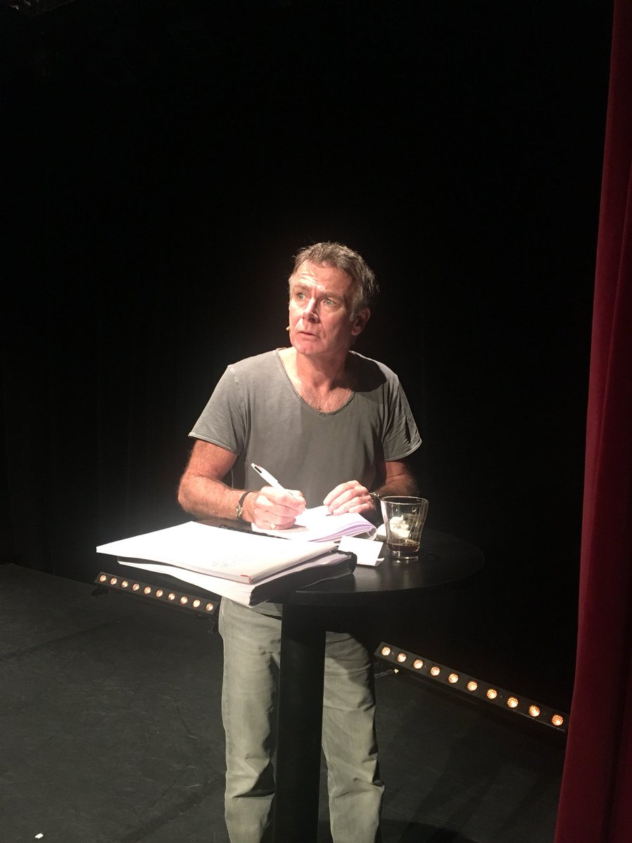 En pleine répét de mon tout nouveau spectacle. 1ère demain soir <a href="/alouesttheatre/">Theatrealouest</a> à Rouen ... trac.🤞