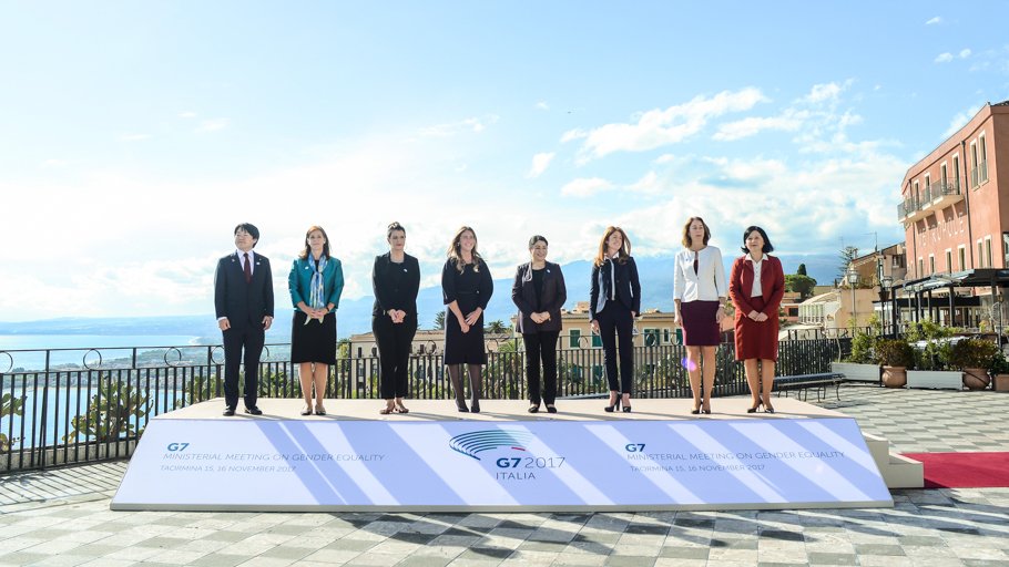 G7 tweet media