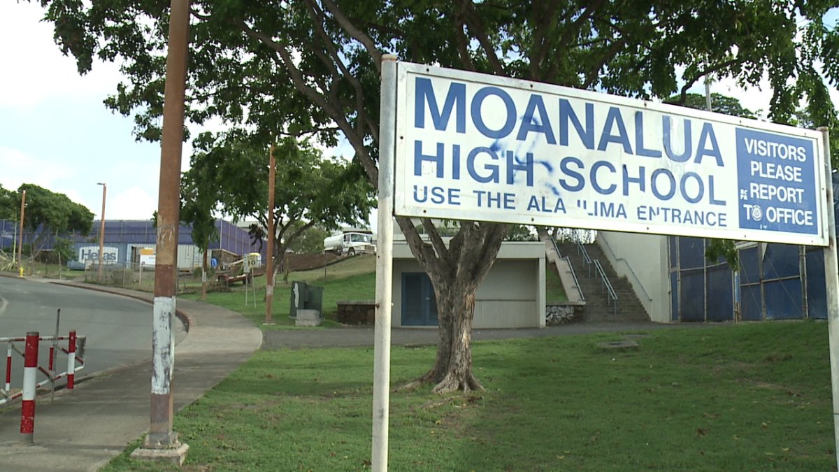 KHONnews's tweet photo. Parents demand answers after classmate throws bleach in daughter’s face https://t.co/KuAOKPIFxp #808news https://t.co/H1vYRW04Z2