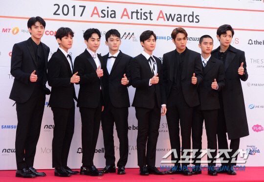 EXO GLOBAL tweet media