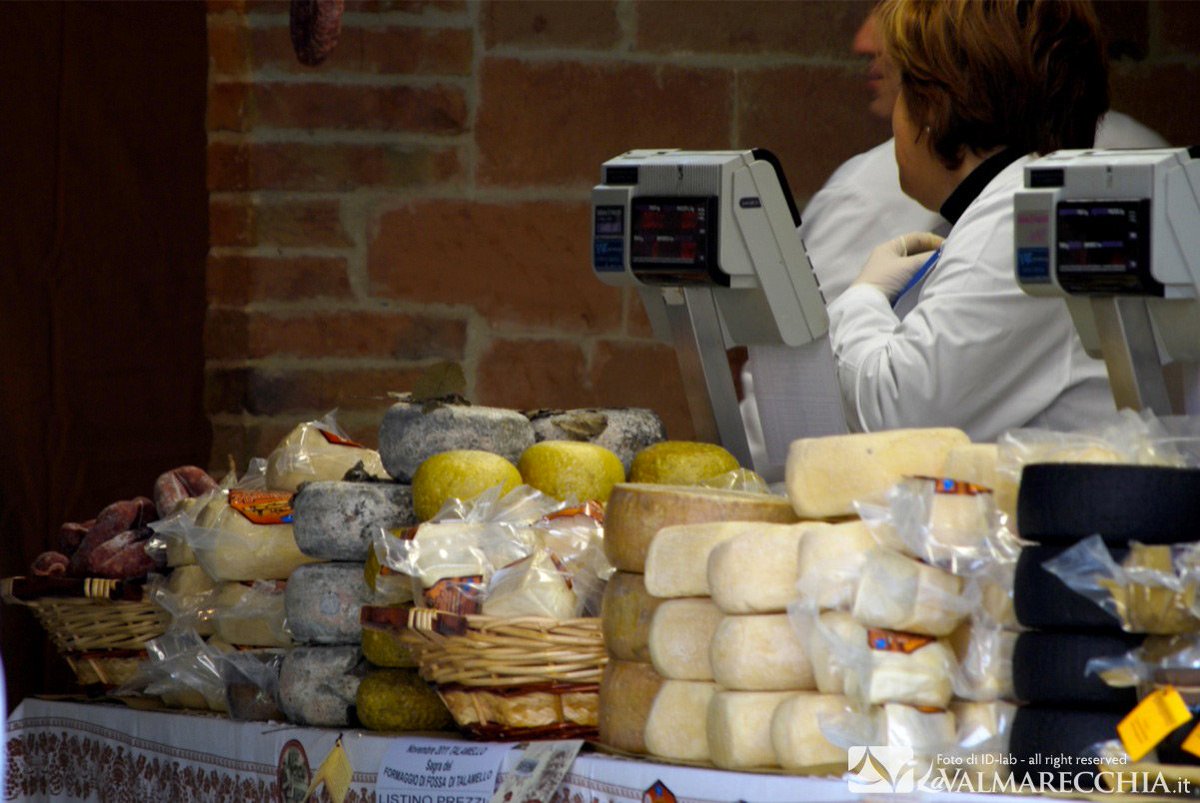 ERTourism's tweet photo. Don't miss the tasty event #AmbradelTalamello on November 18 and 19, in #Talamello. Meetings, conferences, and shows will add to this event as always during the fair
➡️ https://t.co/LhSzAcStoo
#inEmiliaRomagna #FoodValley https://t.co/QUXDz2z1MU