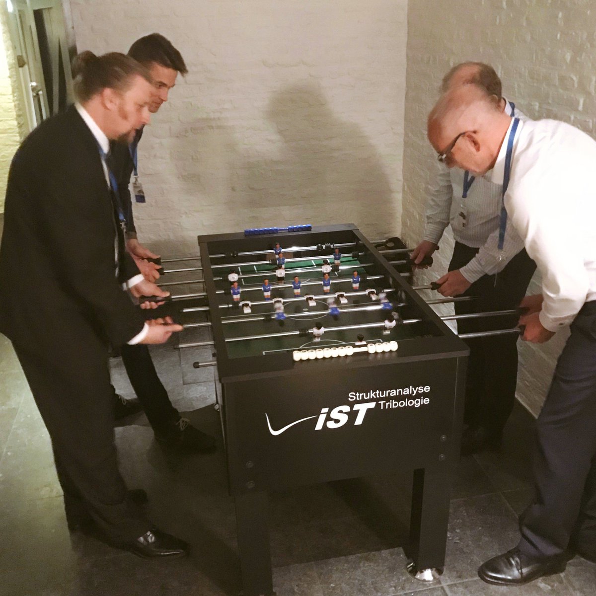 ‘Wist je dat intensief #vergaderen afwisselen met een actieve #break zorgt voor meer #concentratie en nieuwe #ideeën? Gisteren gingen de #collega's van <a href="/istgmbh/">IST GmbH</a>  #outofoffice voor een potje #tafelvoetbal.