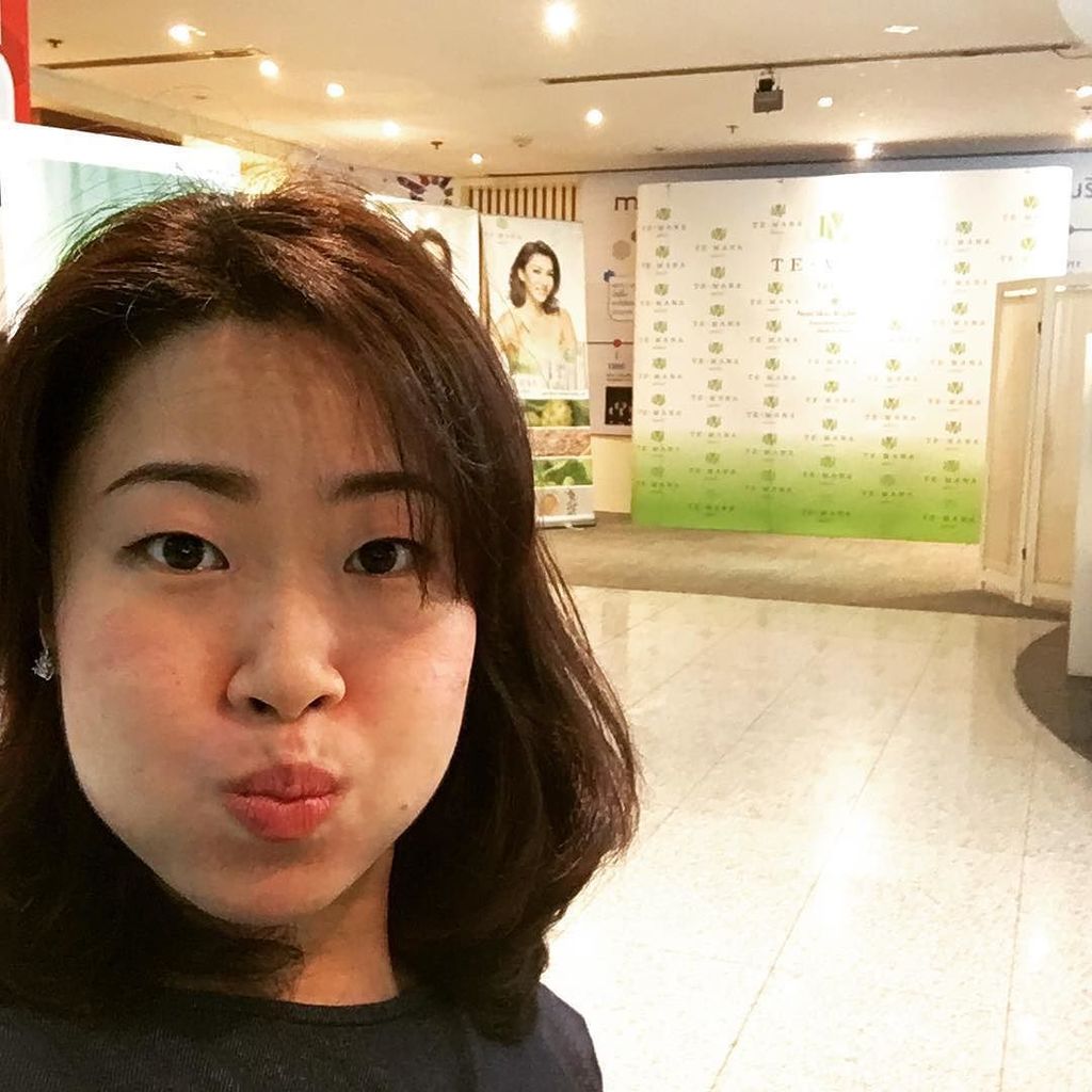 HandTheGift's tweet image. Work mode #handthegift #temana #facialsession #morinda #morindathailand #morindalife