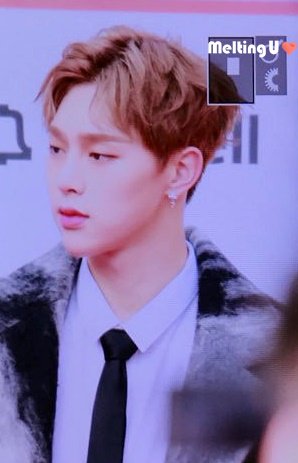 Melting_bin's tweet photo. 171115 [프리뷰] AAA레드카펫 

입쯀모야 넘기여워 ㅋㅋㅋㅋㅋㅋㅋㅋ❣️
#권현빈 #KwonHyunBin #HYUNBIN #JBJ @JBJtwt787 https://t.co/gVTmOUagNq