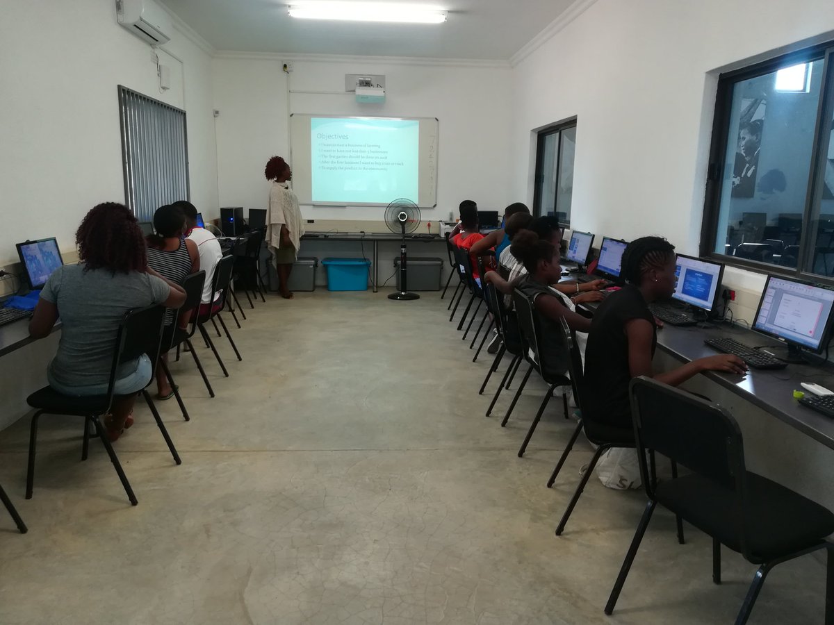 nontonbarlf's tweet photo. Final presentation by the #BAstudents about business plan #IntepreneuralSkills #ReadytoWork @JusticiaDlc We think #OutOfTheBox @GwfOnline https://t.co/fG7o3TXYTt
