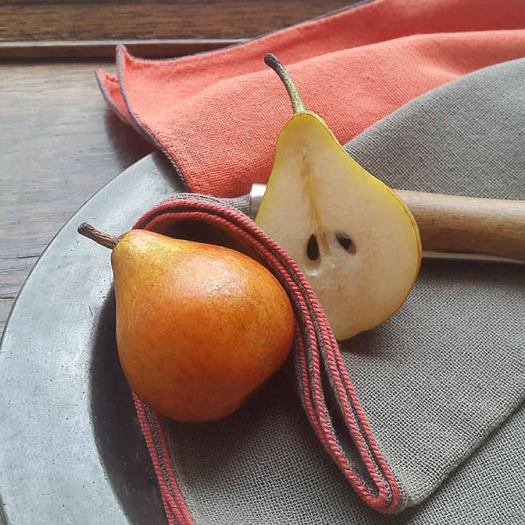 chezmlain's tweet photo. Autumn tables with highlights of nature's finest hues. The selection of our Eloise cotton handloom napkins with br… https://t.co/Jh0yW059wC https://t.co/10G8KZN9Pe