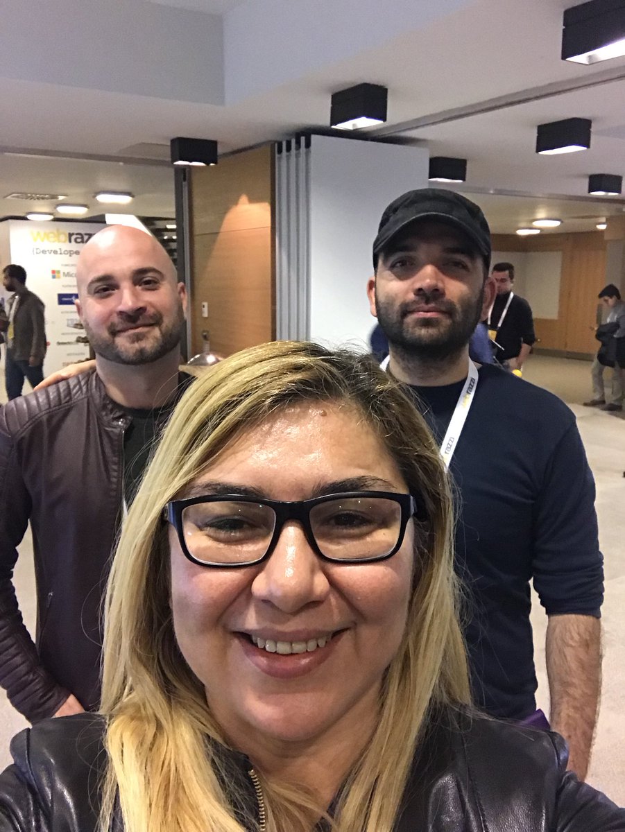 fundalina's tweet image. #Developer17’de #YapayTech ekibine rastladım 🤓 #ChatBot üzerine şahane çalışmaları var, yakın takibe almanızı öneririm 🎩
Yapay Tech Kurucusu Önder Barış Aşık ile, #Fintechtime 2017 Sonbahar Sayısında çok özel bir çalışma yapmıştık 🤳🏻
