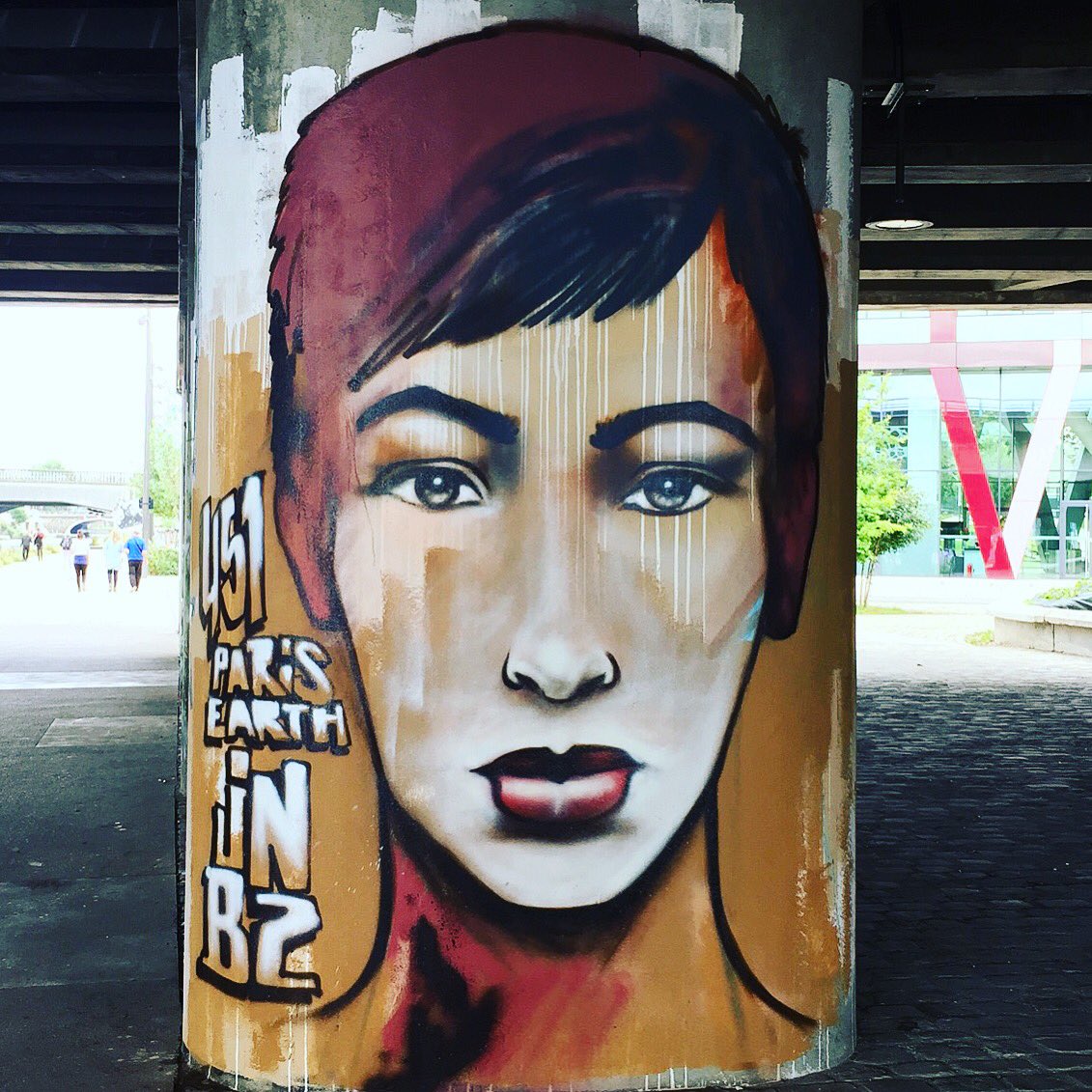 kod4579's tweet photo. Street art by jonbuzz #art #streetart #jonbuzz https://t.co/kKanB0IHg1