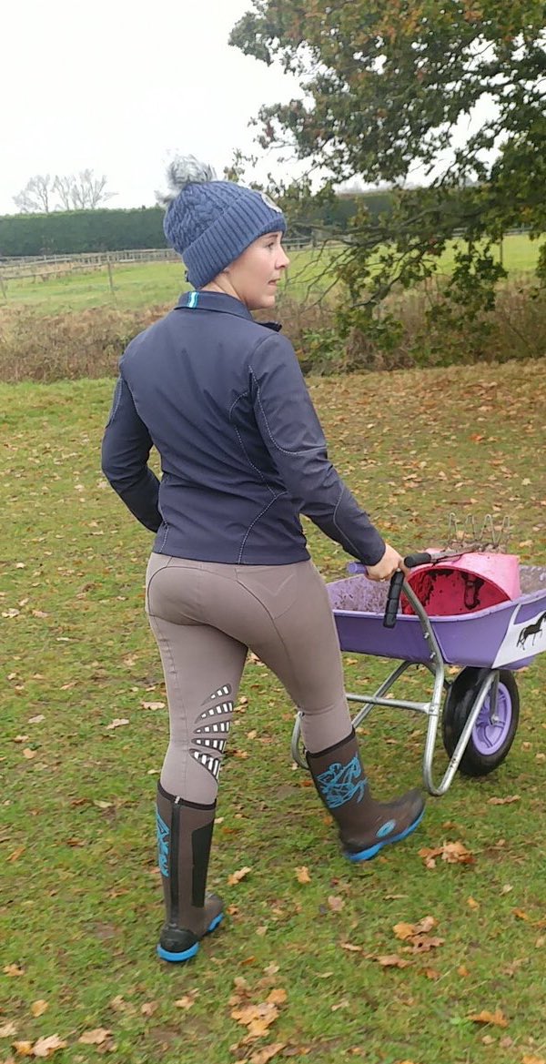 GrubsBoots's tweet photo. #WellyWednesday! #Ramilo boot -perfect in field, yard or saddle! #equestrian #comfort #grip #warm #waterproof @vibram outsole design! #MYGRUBS https://t.co/Ra1j1BFkQs