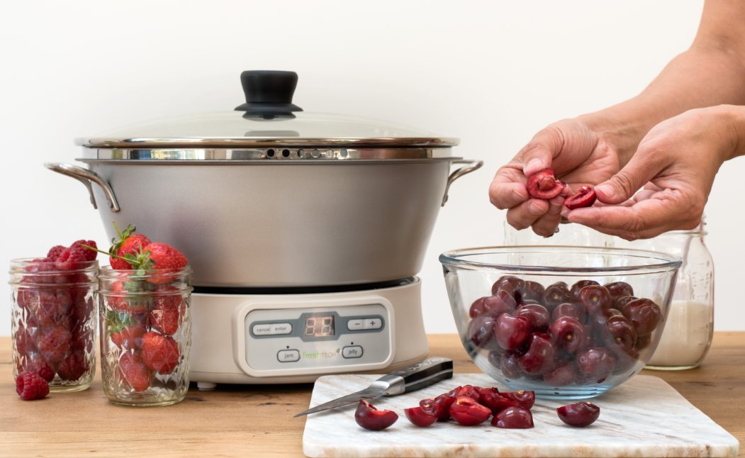 Get ahead of the game this #festive season with the Ball® FreshTECH Automatic Jam &amp; Jelly Maker

lakeland.co.uk/71072/Ball%C2%…