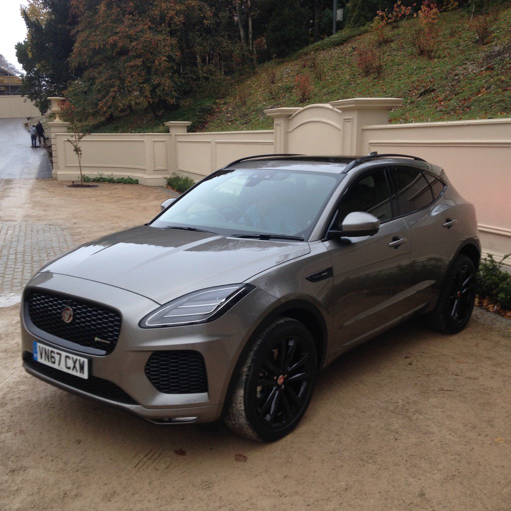 Look, a small jaguar wot I am about to drive. Can't tell you what it's like until Sunday, though.