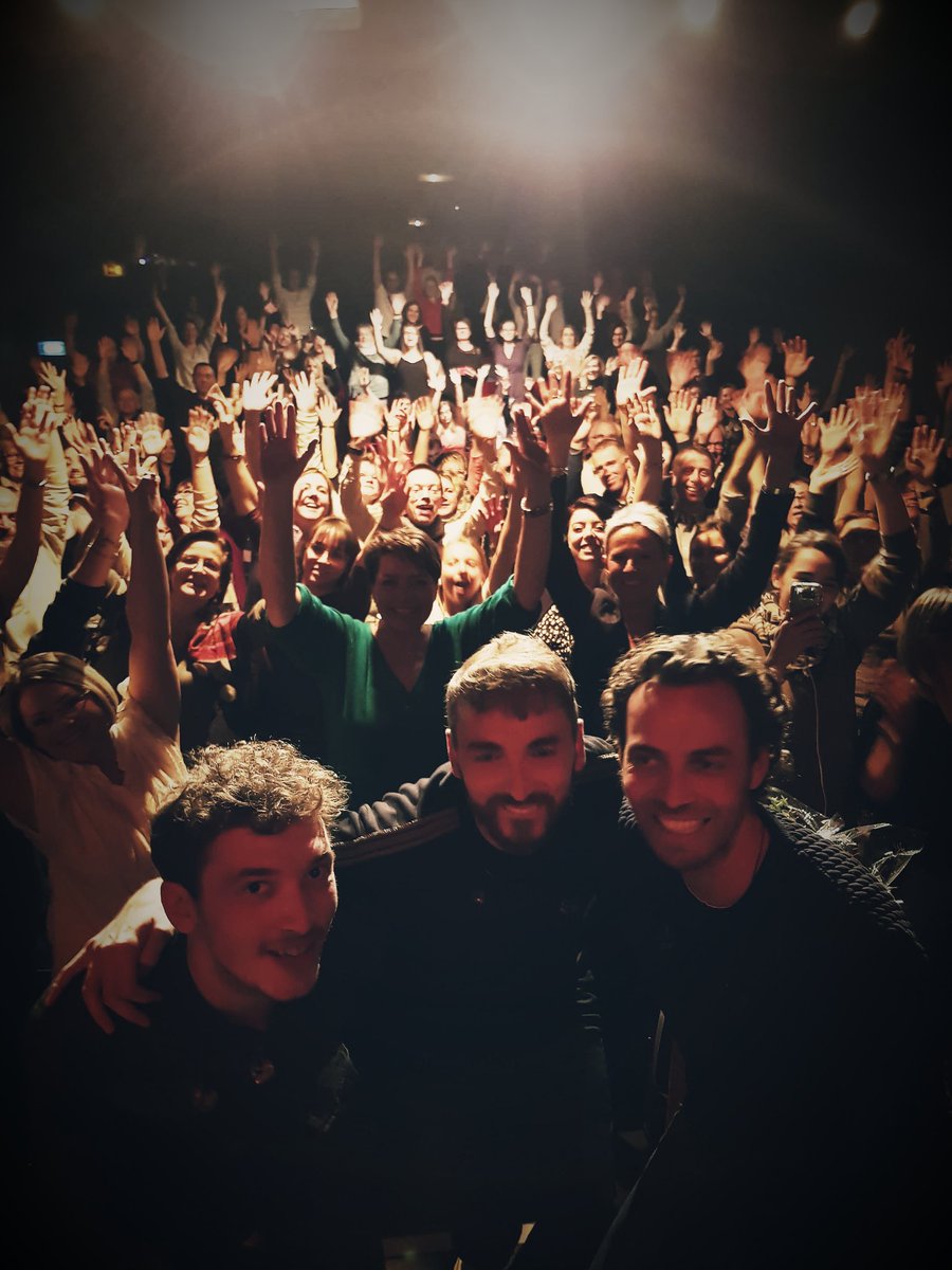 manuelapromo's tweet photo. Christophe Willem est tendance! Toujours plus proche de ses fans et à l'écoute de ces derniers! Live @tendanceouest tellement d'émotions! #event #live #itw #talentunique #tendanceouest #rencontreVIP #media #Rouen #pr https://t.co/zboEyB9IkF