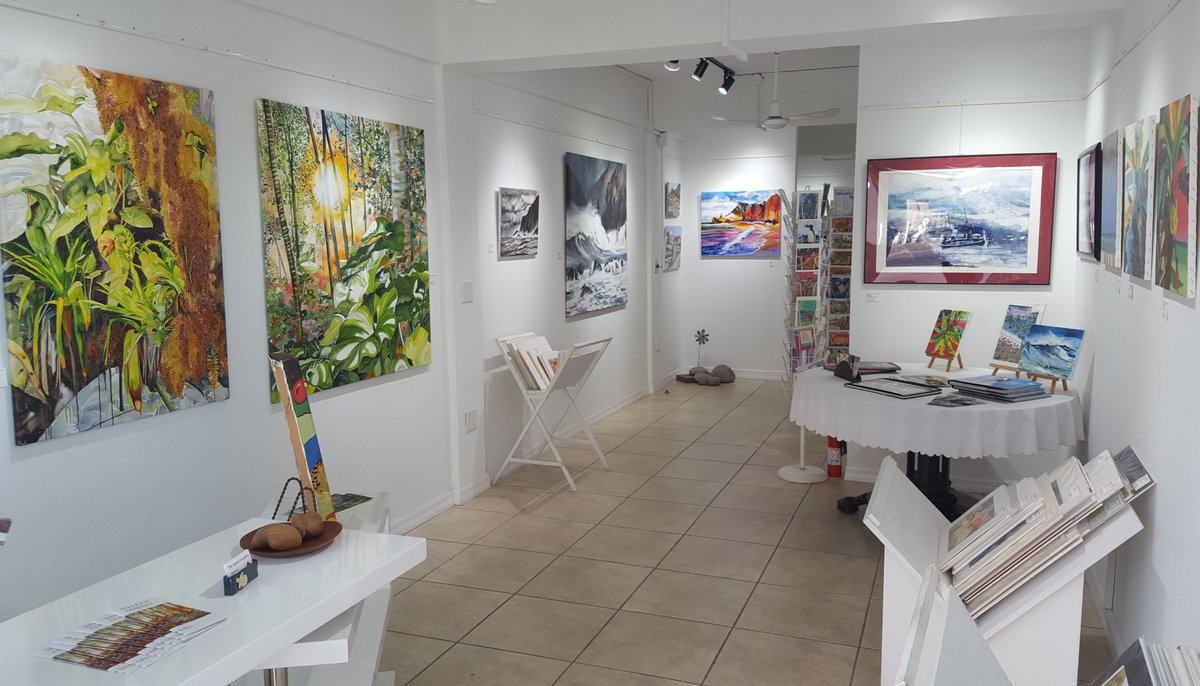 hamaqusan's tweet photo. 5 Day 'My Caribbean Photo Challenge' - Day 3: Caribbean Art
Saba inspires! For a 5sq mile island, Saba sure has a lot of talented artists. Some of it is on display at 5 Square Art Gallery ❤️ #CHTAMyCaribbean #CTM2017 #Caribbean #art #gallery #VisitSaba https://t.co/AnnCq3goNZ