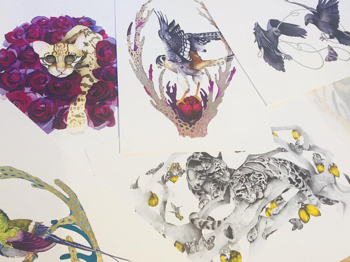 OmnibusHome's tweet photo. In love with our delivery of @KNIGHTPAINTER prints ๐ who doesnโt love a touch of gold on a Wednesday #artwednesdays #omnibushome #AtHomeware https://t.co/dQRET1vxPL