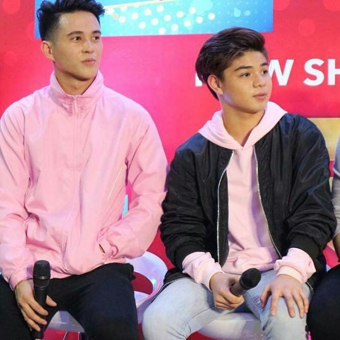 BugoyNationOFC's tweet photo. "Lahat ng sayaw 'ko, iaalay ko sayo" @hashtag_bugoy 

Be strong, Bugoy. @Hashtag_Franco always there to guide You and Hashtags.

📷 Ctto https://t.co/Cw42irEOeI