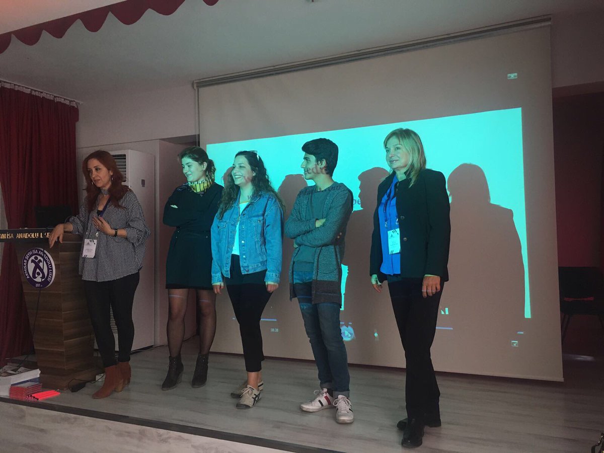 YeditepeBBBF's tweet photo. Akademisyenlerimiz ülkemizin dört bir yanında üniversite adaylarıyla buluşuyor.. #YeditepeAnadoluda2017 @YeditepeUni https://t.co/9uRN3rsfSi