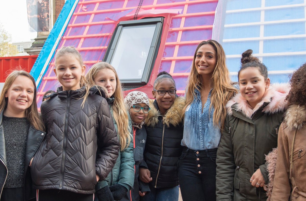 <a href="/SamiraElidrissi/">Samira Elidrissi</a> nu ook #JOGG ambassadeur vanmiddag gaat ze met scholieren in gesprek over gezonde leefstijl bij kick-off <a href="/Leadyourfuture/">Lead Your Future</a>