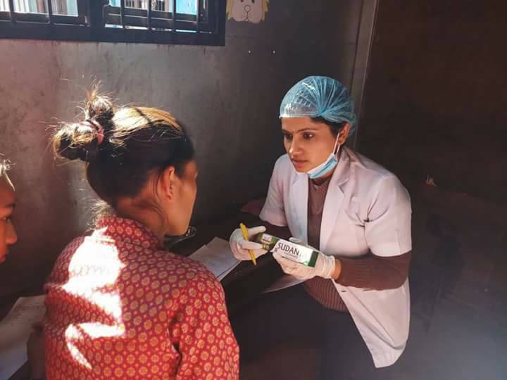 aolnepal's tweet photo. #ArtofLivingImpact at #BalkhuFire site -
100+ Children & Adults (fire victims) joined Dental camp conduted by @ArtofLiving Teacher & #Dentist Anasooya Jnawali with Max Mission Dental Care team. Participants received #Sudanta toothpaste and Prasadam from #RudraPuja. https://t.co/bKcnjGmSeg