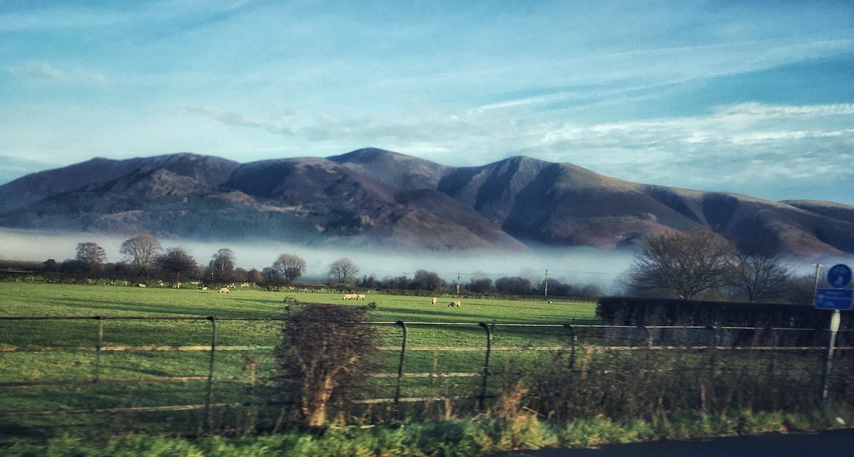 pooge71's tweet image. What mysteries lie beneath the mist over #Bassenthwaite @CumbriaCrack @CumbriaIsOpen #crispandcold #mountains #mistymornings #cumbria