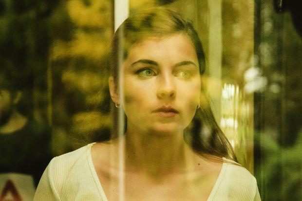 De doe-het-zelf-clip van <a href="/FienDeman/">Fien Deman</a> en haar band Ivy Falls: 'We hebben veel dingen laten vallen die dag'  ebx.sh/2hAvM9U