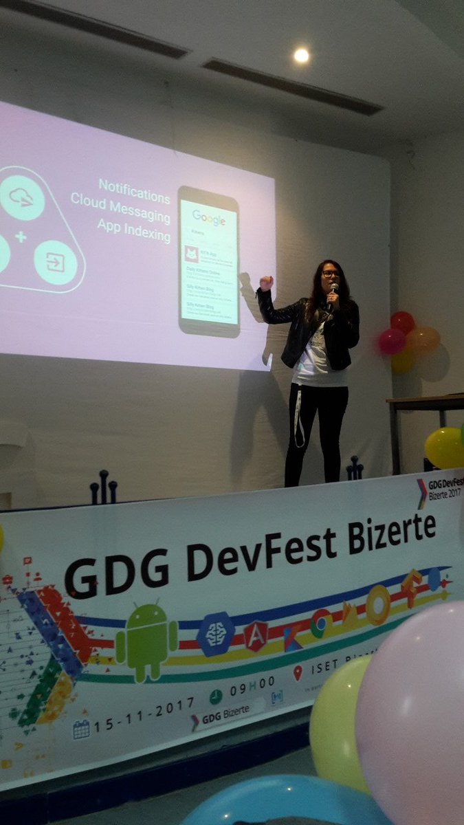 houda_rouaissi's tweet photo. @AhlemButterfly presenting #Firebase at #gdgdevfest2017 #gdgbizerte #womentechmakers https://t.co/Qbnr9gc2Io