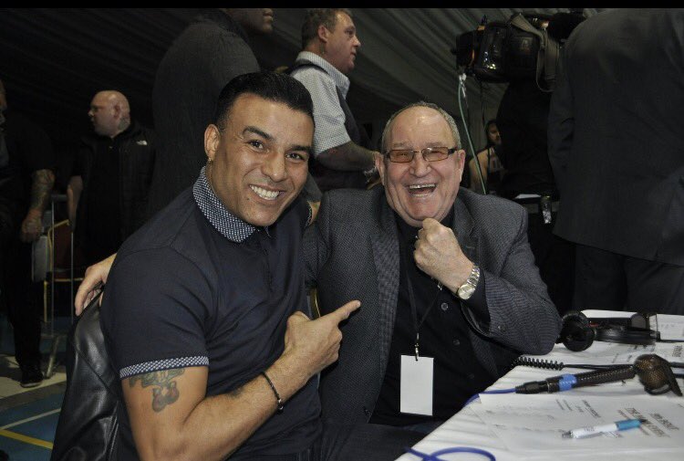 bkb_official1's tweet photo. Great job at bkb 8 on commentary by @thegoalzone and 3 time world champion and Olympic medalist @RobReid_Boxer well done lads #bkb8 #bkb https://t.co/7HpPcxanxT
