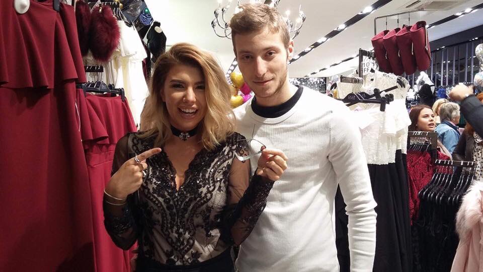 JoshHodis's tweet photo. @OliviaDBuck If you need a magician for your wedding, I am available! ✨ https://t.co/FVTODwo21r