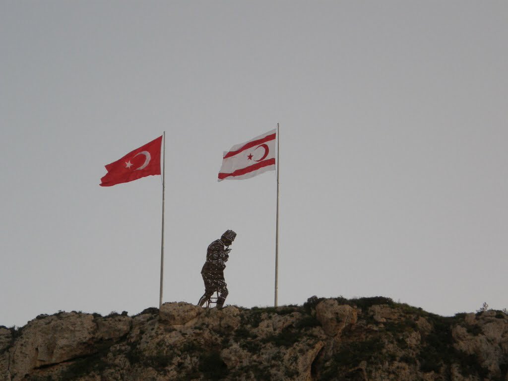 Kuzey Kıbrıs Türk Cumhuriyeti’nin 34. Kuruluş yıl dönümünü kutluyor tüm şehit ve gazilerimizi rahmet ve minnetle anıyorum.
#KKTC