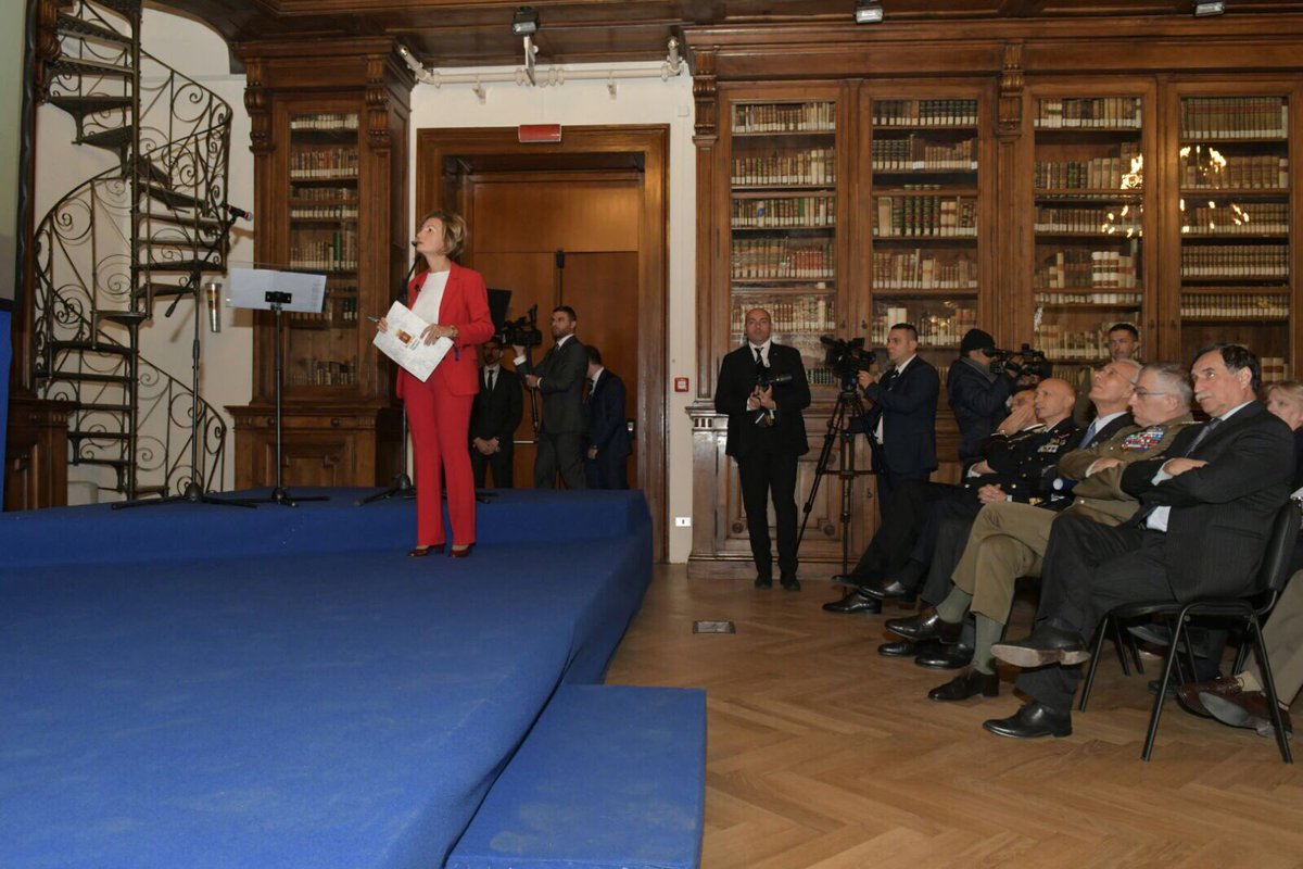 #15Novembre il #GenGraziano alla presentazione del #CalendEsercito 2018 “Il lungo filo rosso. Dall’Unità alla Vittoria” che racconta in un unico continuum ideale, gli italiani, la loro forza, il coraggio e la loro determinazione, tra il risorgimento e la #GrandeGuerra