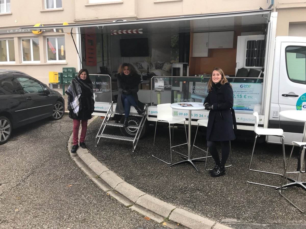 IsabelleMorello's tweet photo. Gaz’truck @GRDF# vitrine technologique des produits au gaz naturel aujourd’hui à la Poste d’ Albestroff https://t.co/idMu8HZDgC