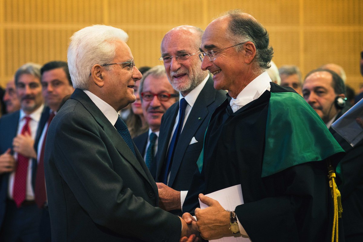 Foto e momenti salienti dall'inaugurazione dell'Anno Accademico 2017-18 e del nuovo Campus Humanitas University, presenziata dal Presidente #Mattarella. #joinHunimedCampus #hunimed #humanitasuniversity bit.ly/2yFrZva