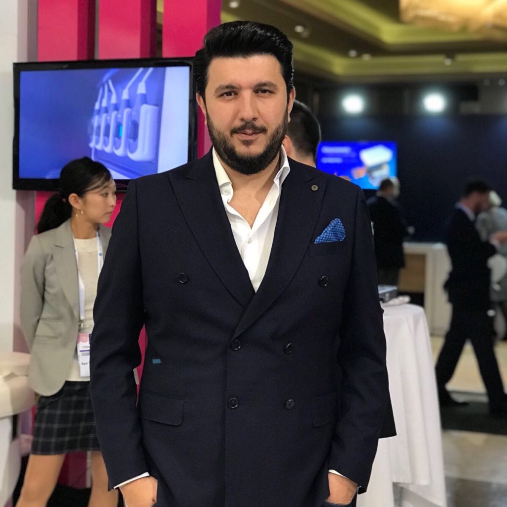 ErcehanGungor's tweet photo. #YeniProfilResmi #ercehan #güngör #gungor #sakallı #E7Sakallı #SakallıE7 #turkrad #turkrad2017 #radyoloji #kongre https://t.co/v1clk1UhzU