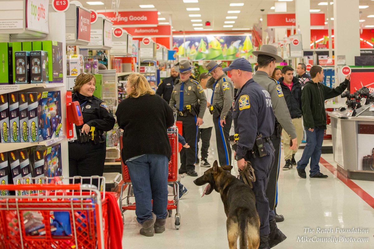 #Shopwithacop 2017 is one of The REACH Foundation largest programs. Thanks <a href="/Target/">Target</a> and all partners for your support #herosandhelpers