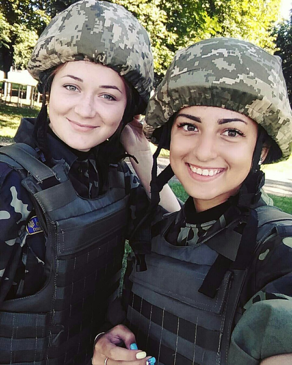Украина девушки военные. Девушки в армии Украины. Украинские женщины военные. Украинские девушки военносл. Украинские девушки военнослужащие.