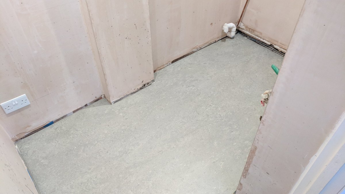 Marmoleum serene grey kitchen and utility <a href="/NBF_LTD/">naturalbornflooring</a> <a href="/thenicf/">nicf</a> <a href="/FBallUK/">F. Ball and Co. Ltd.</a>